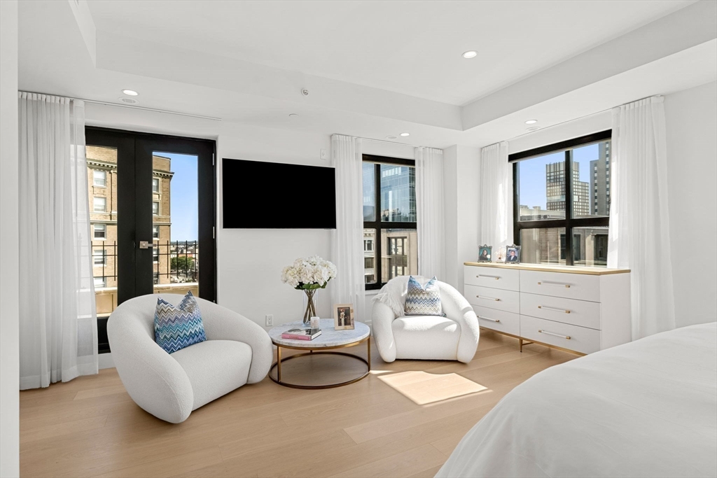 300 Boylston St Unit: PH1201