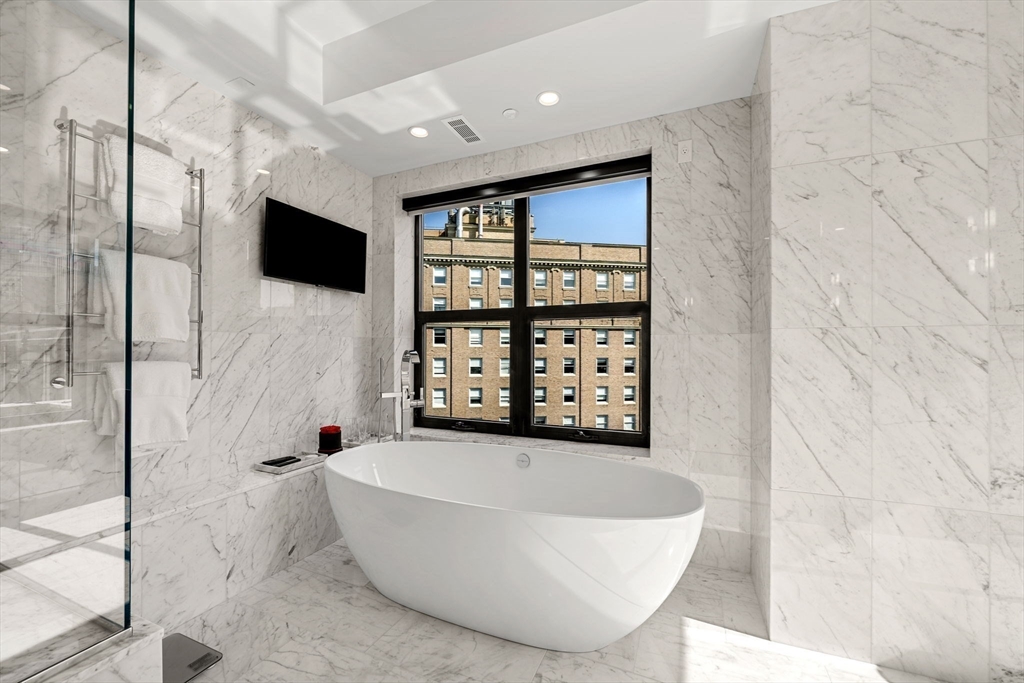300 Boylston St Unit: PH1201