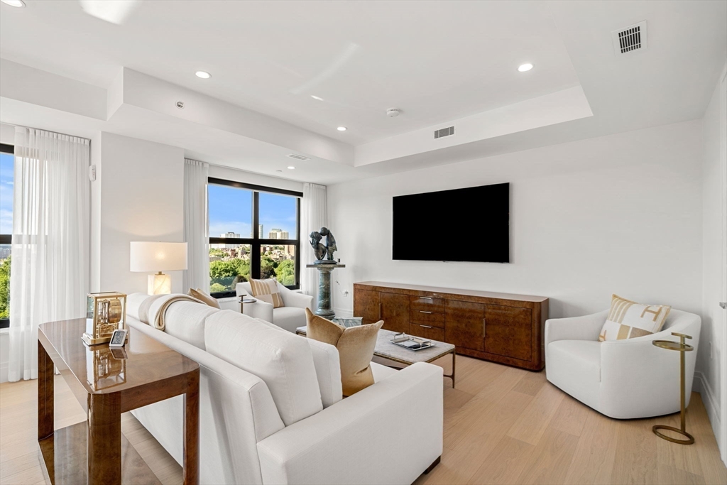 300 Boylston St Unit: PH1201