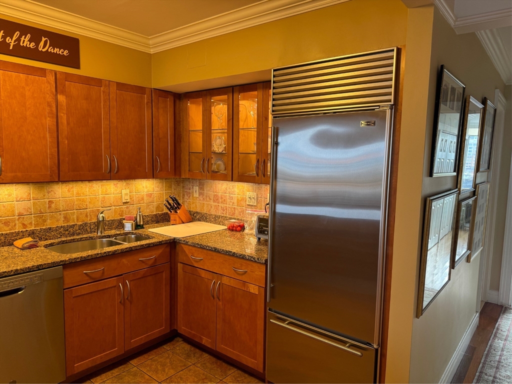 330 Beacon St # 114