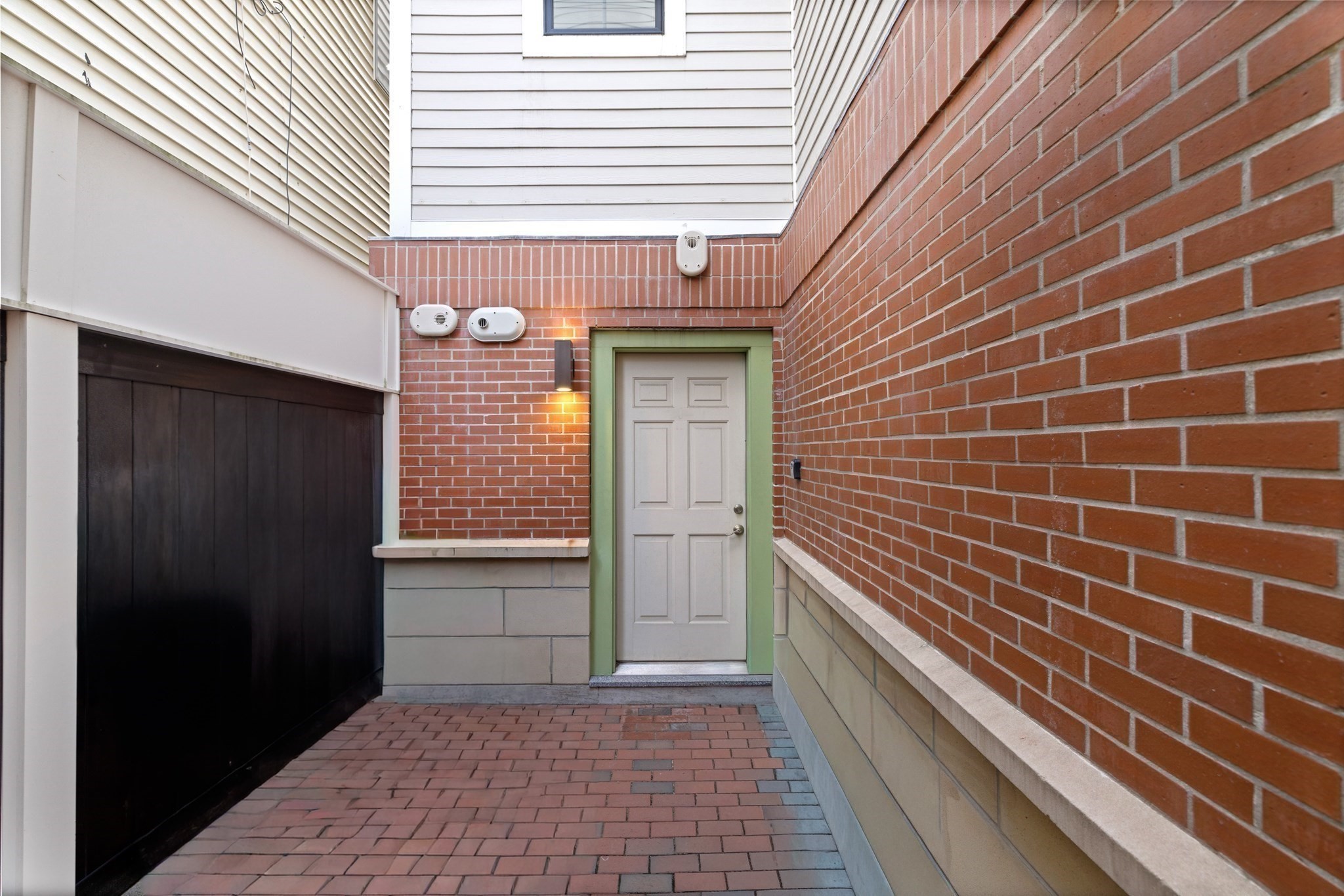 89 Prescott St # B