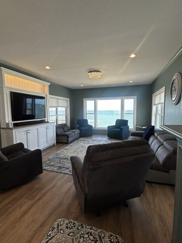 16 Gunrock Ave Unit: WINTER