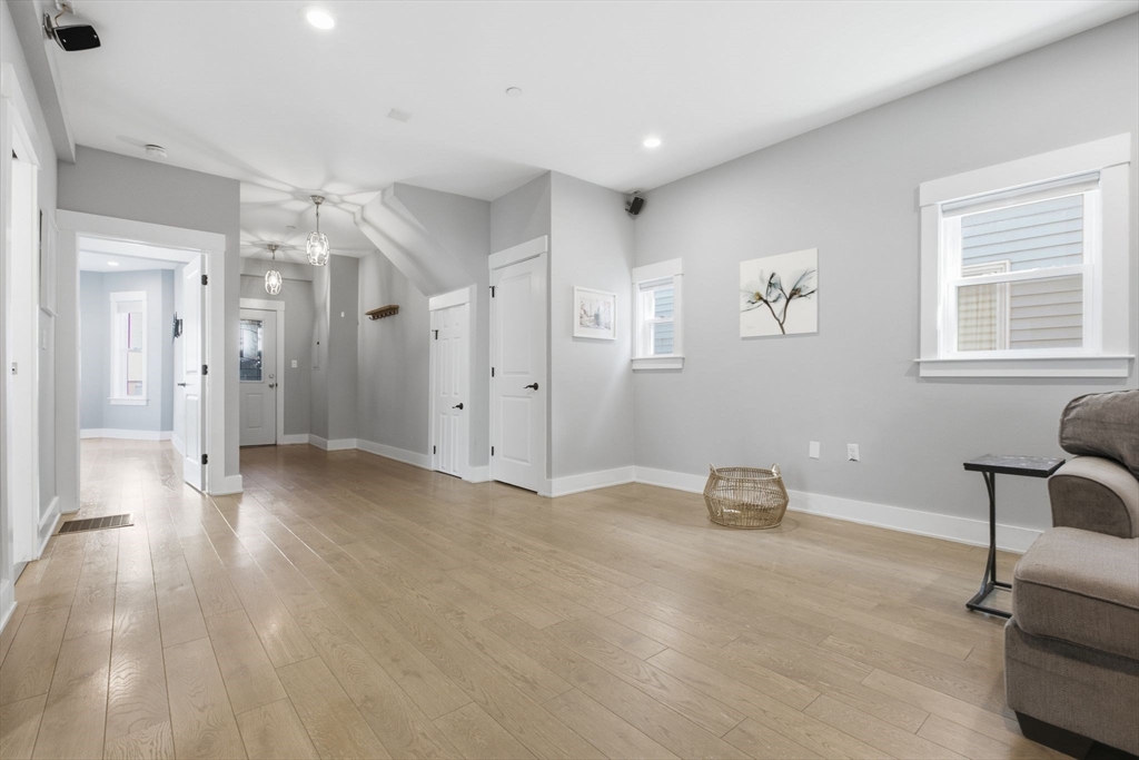 447 Frankfort St # 1