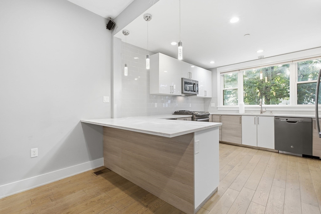 447 Frankfort St # 1