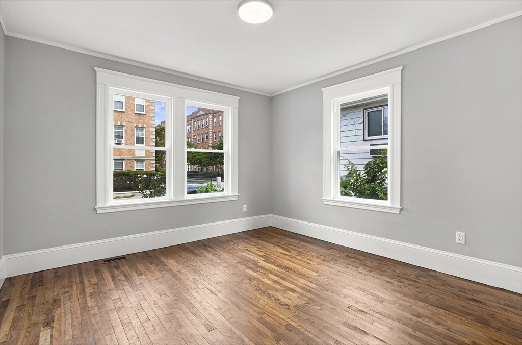 4 Pondview Ave # 1