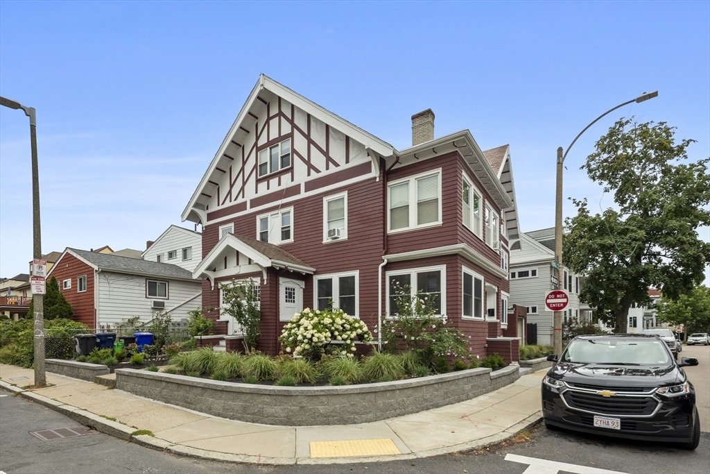 4 Pondview Ave # 1