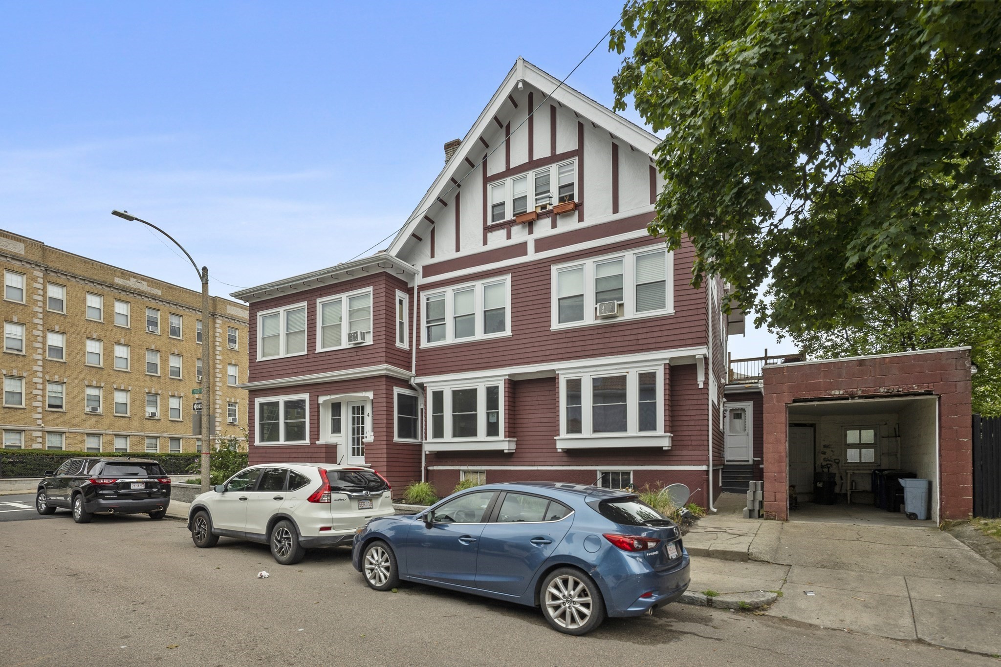 4 Pondview Ave # 1