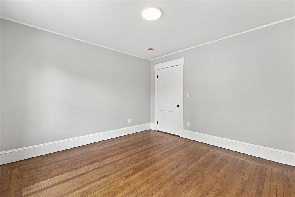 4 Pondview Ave # 1