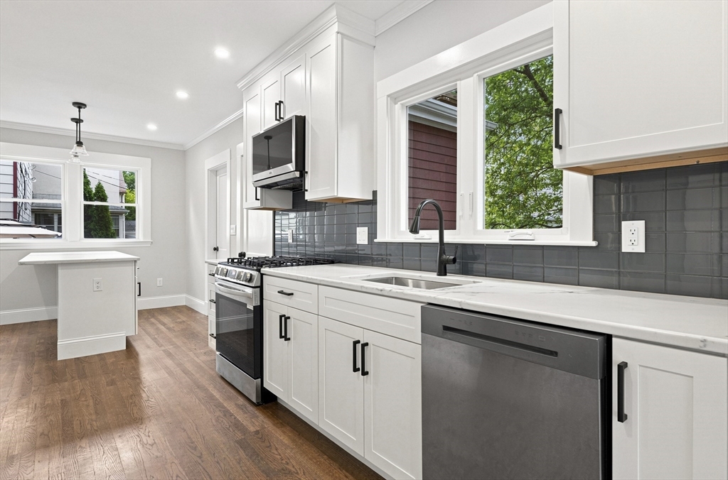 4 Pondview Ave # 1
