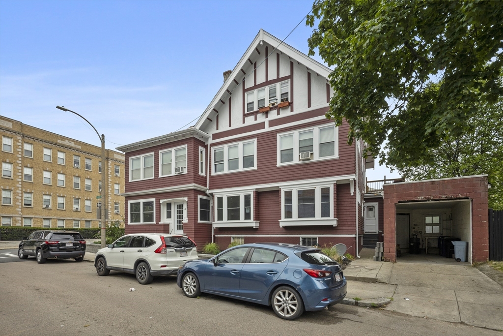 4 Pondview Ave # 1