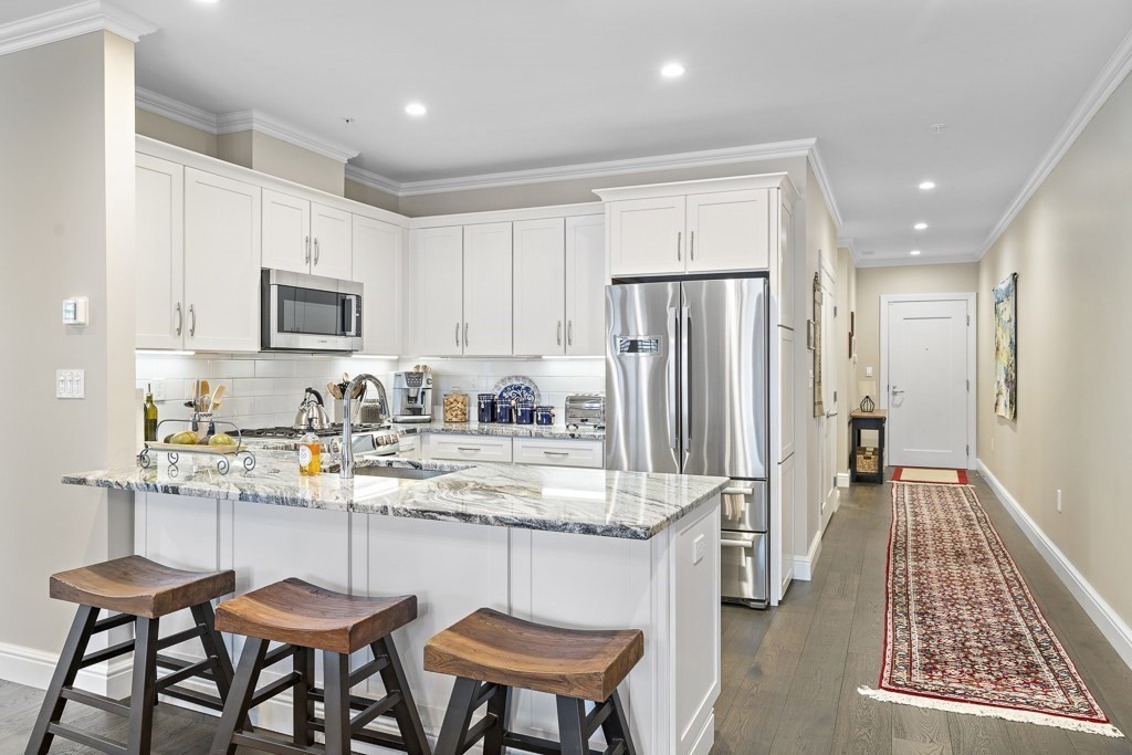 175 North Ave # 302