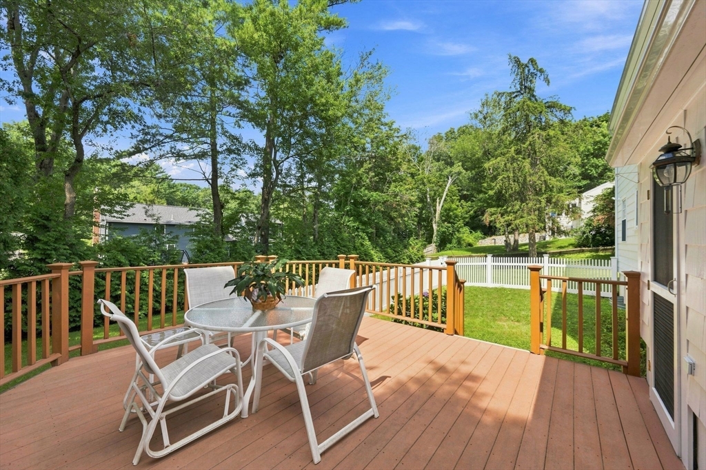6 Cedarview Rd