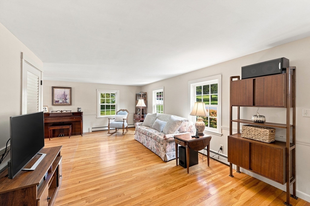 6 Cedarview Rd
