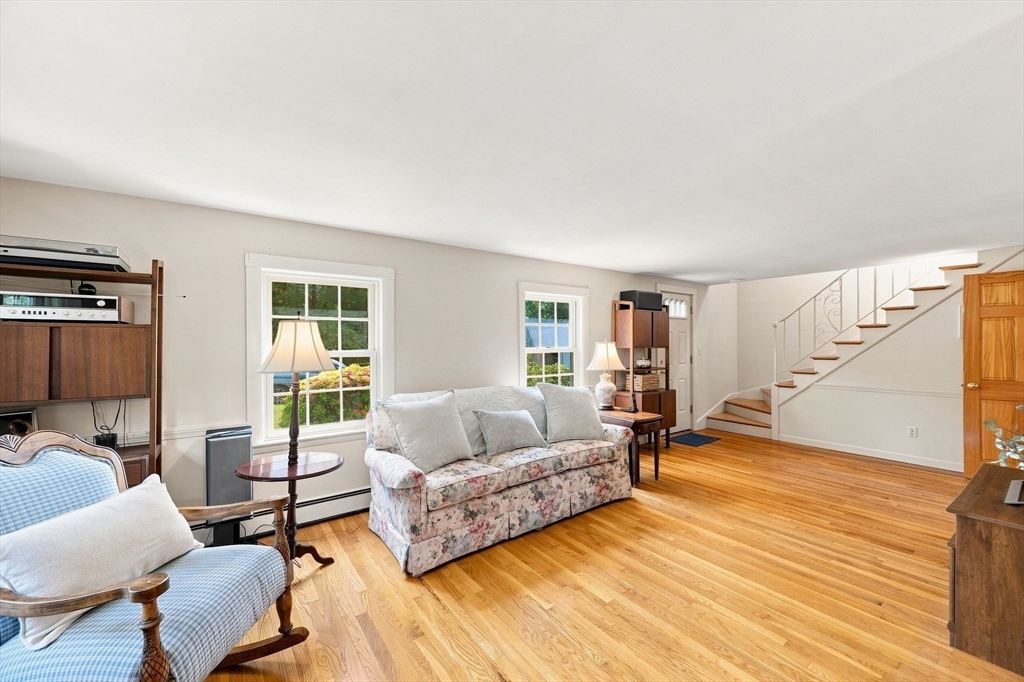 6 Cedarview Rd