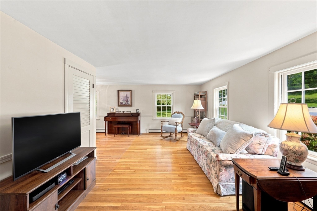 6 Cedarview Rd