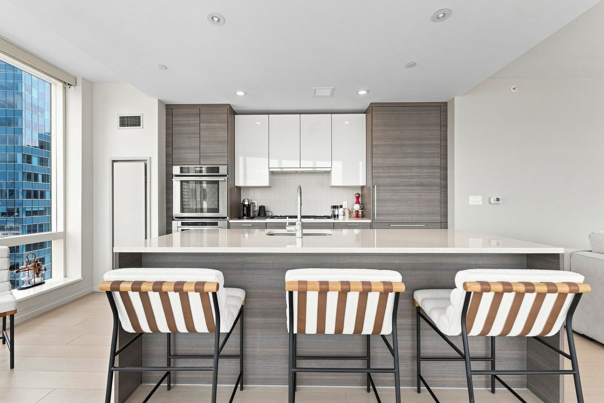 1 Franklin St # 2604