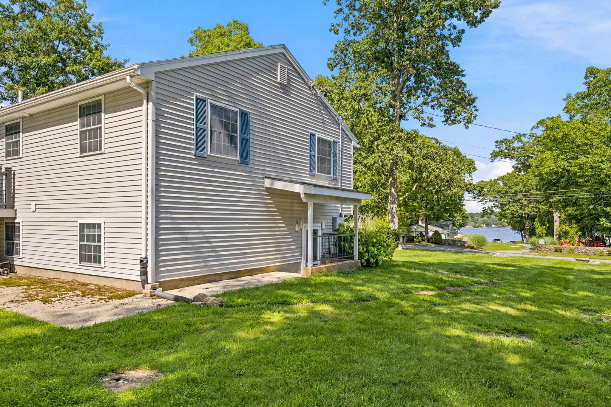 19 Sawdy Pond Avenue