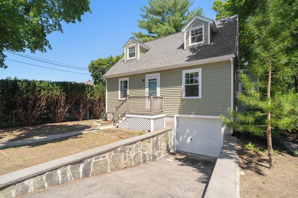 29 Laurel St.