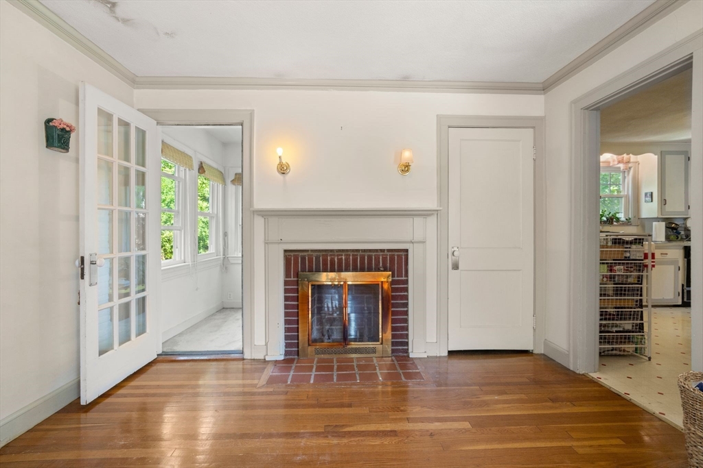 29 Laurel St.