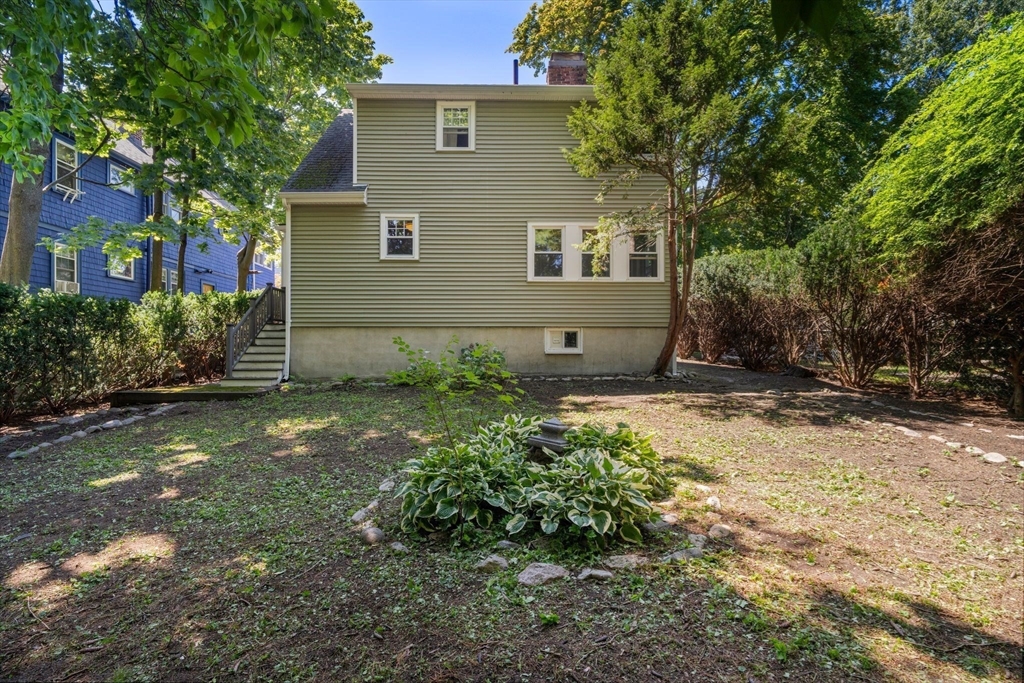 29 Laurel St.