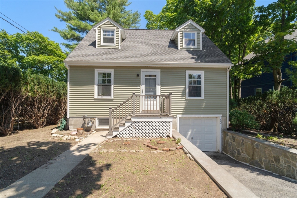 29 Laurel St.