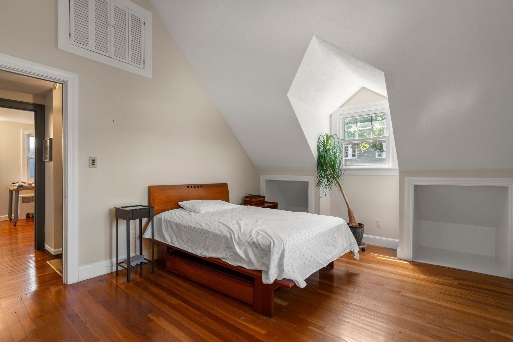 29 Laurel St.