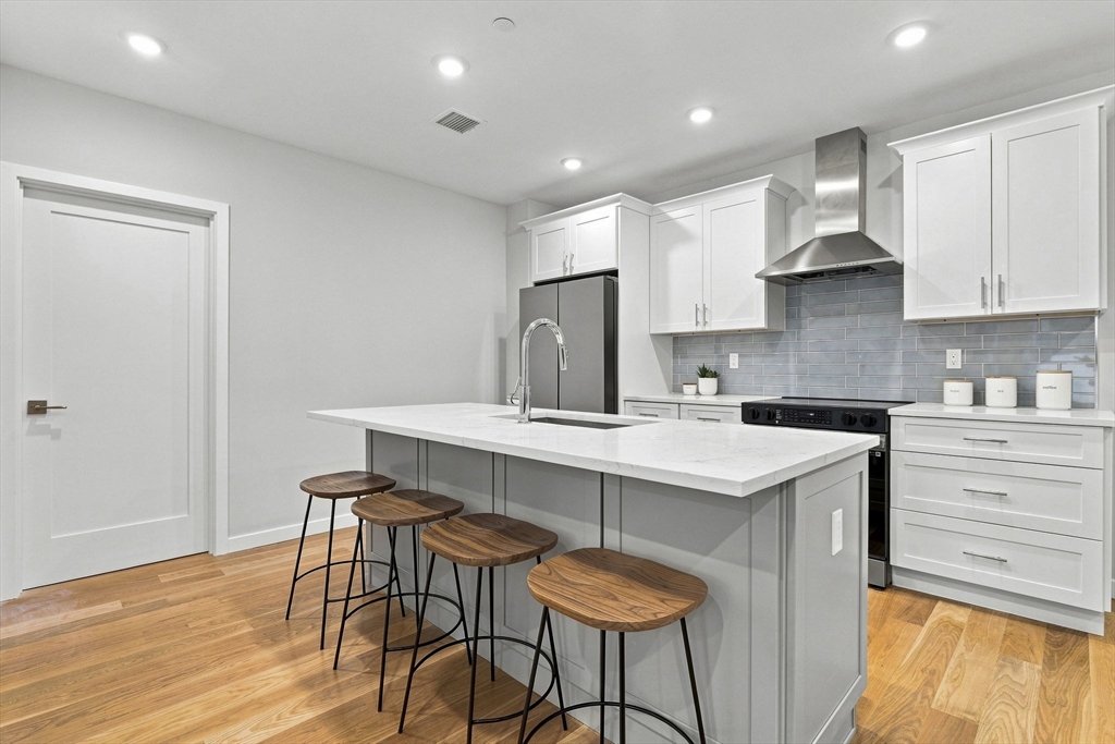 267 Old Colony # 206