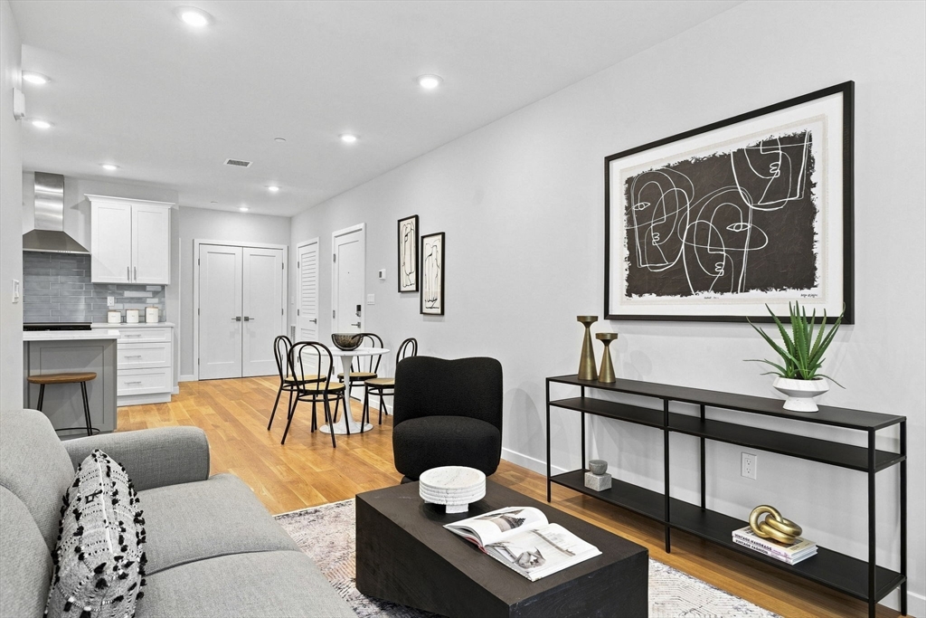 267 Old Colony # 206
