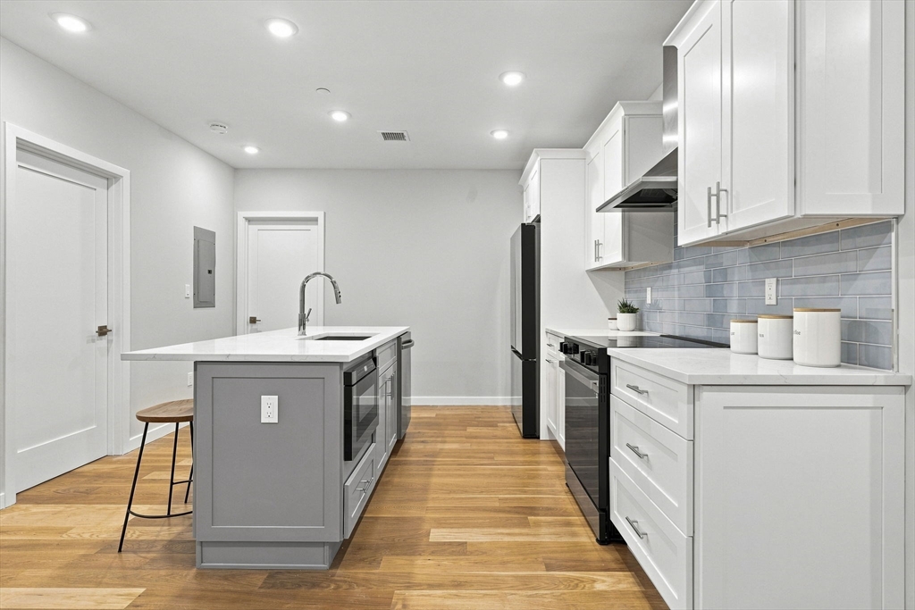 267 Old Colony # 206
