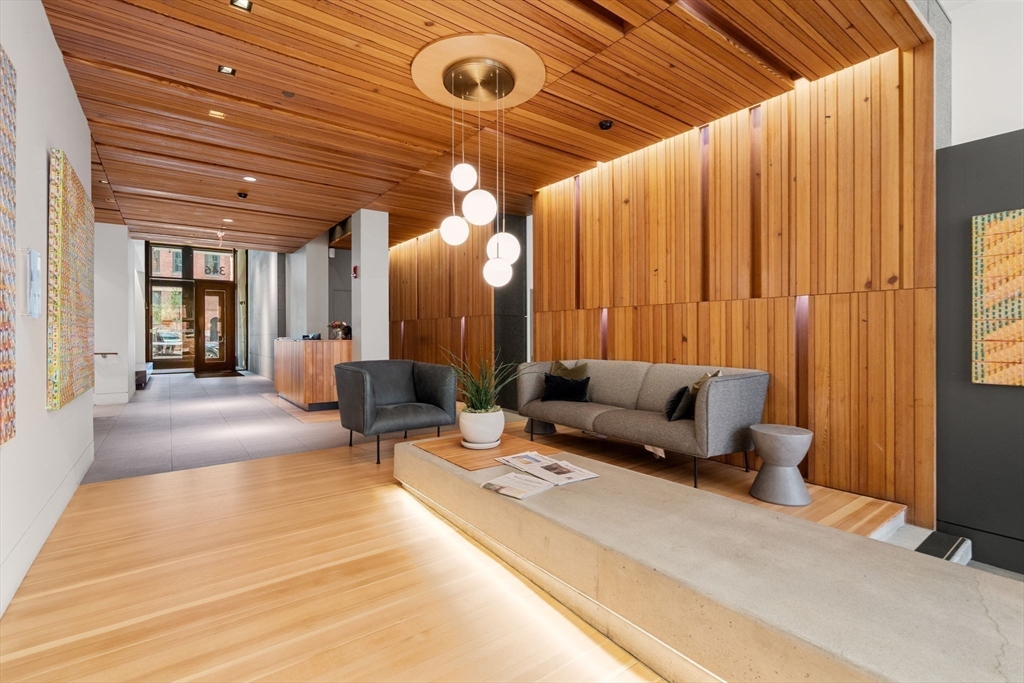 346 Congress Street # 608