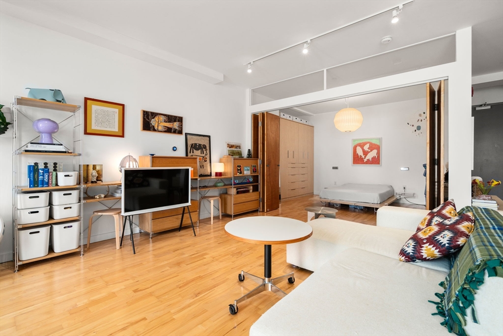 346 Congress Street # 608