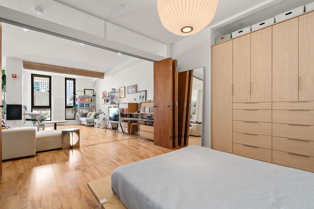 346 Congress Street # 608