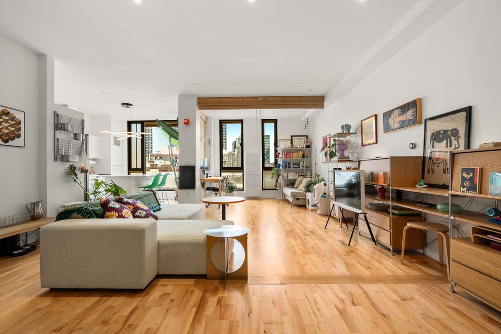 346 Congress Street # 608
