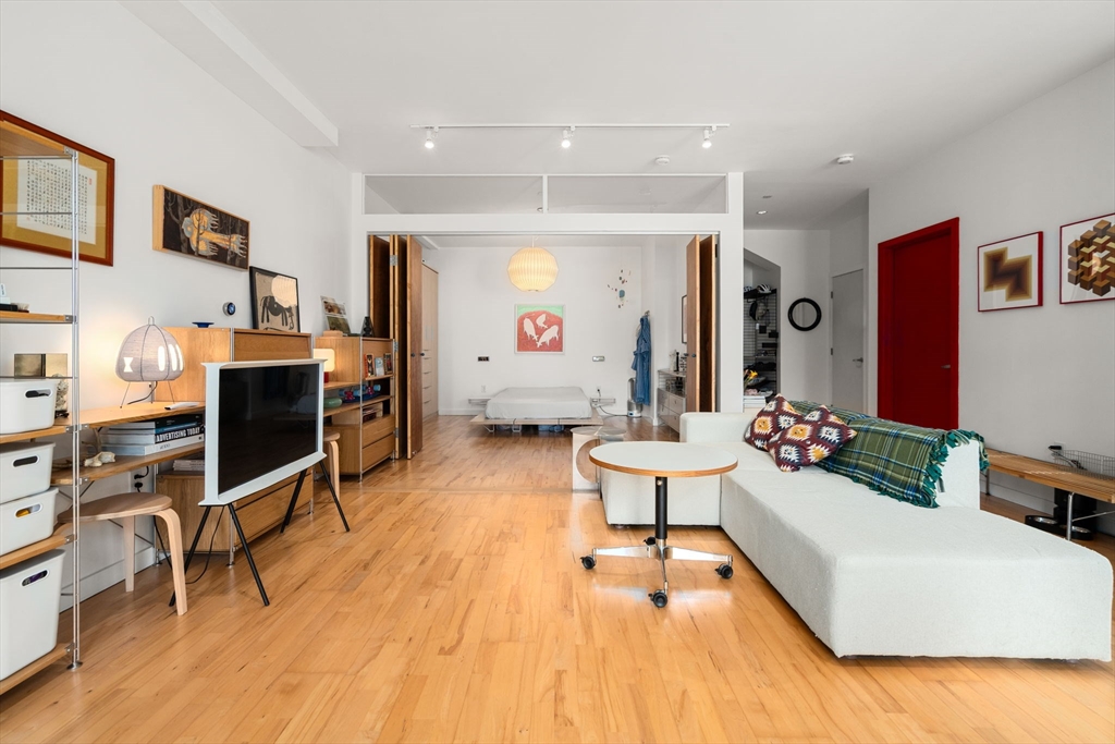 346 Congress Street # 608