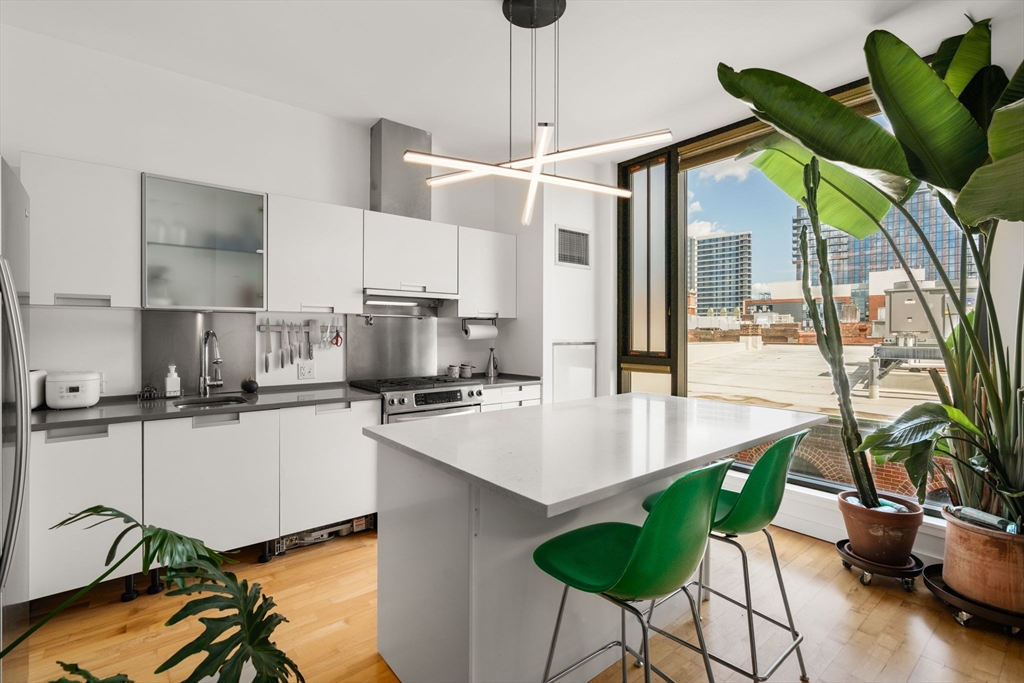 346 Congress Street # 608
