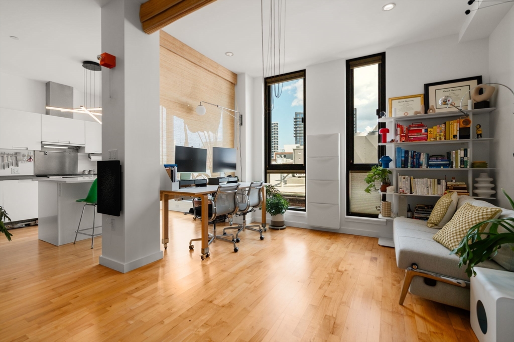 346 Congress Street # 608