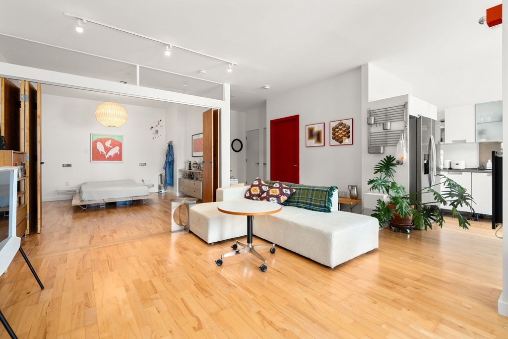 346 Congress Street # 608