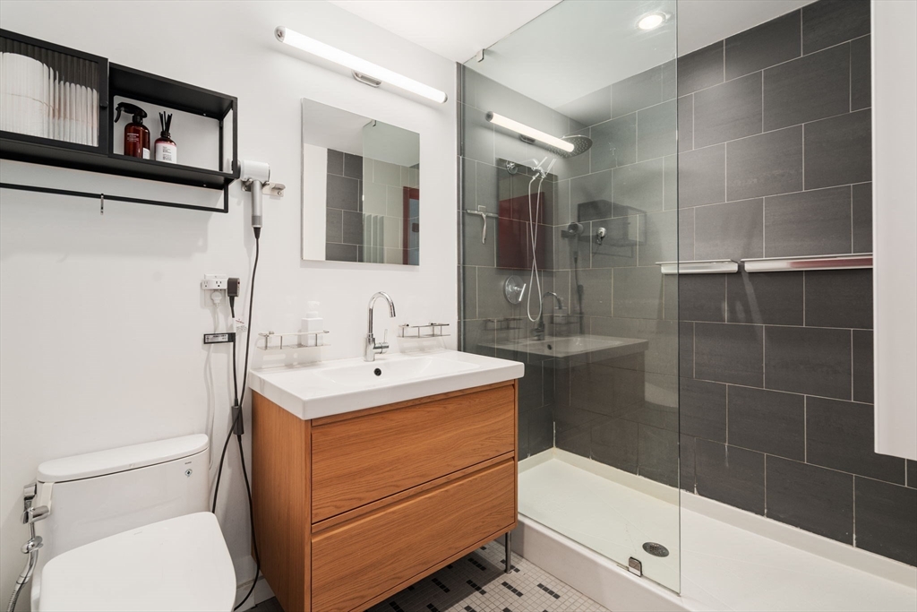 346 Congress Street # 608