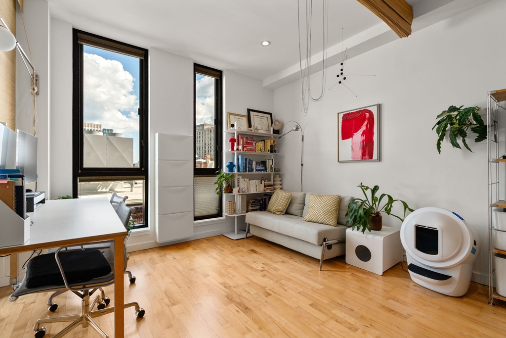 346 Congress Street # 608