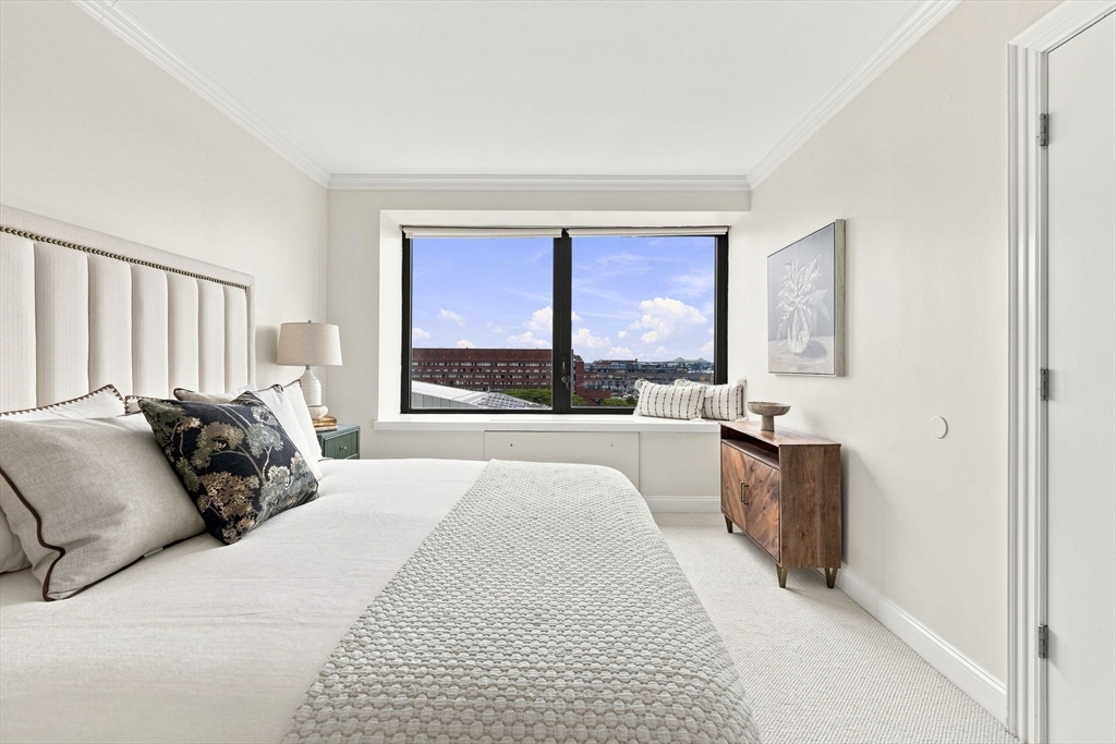 85 E India Row # 8A