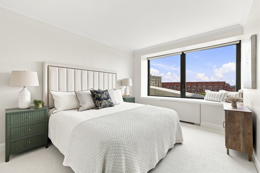 85 E India Row # 8A