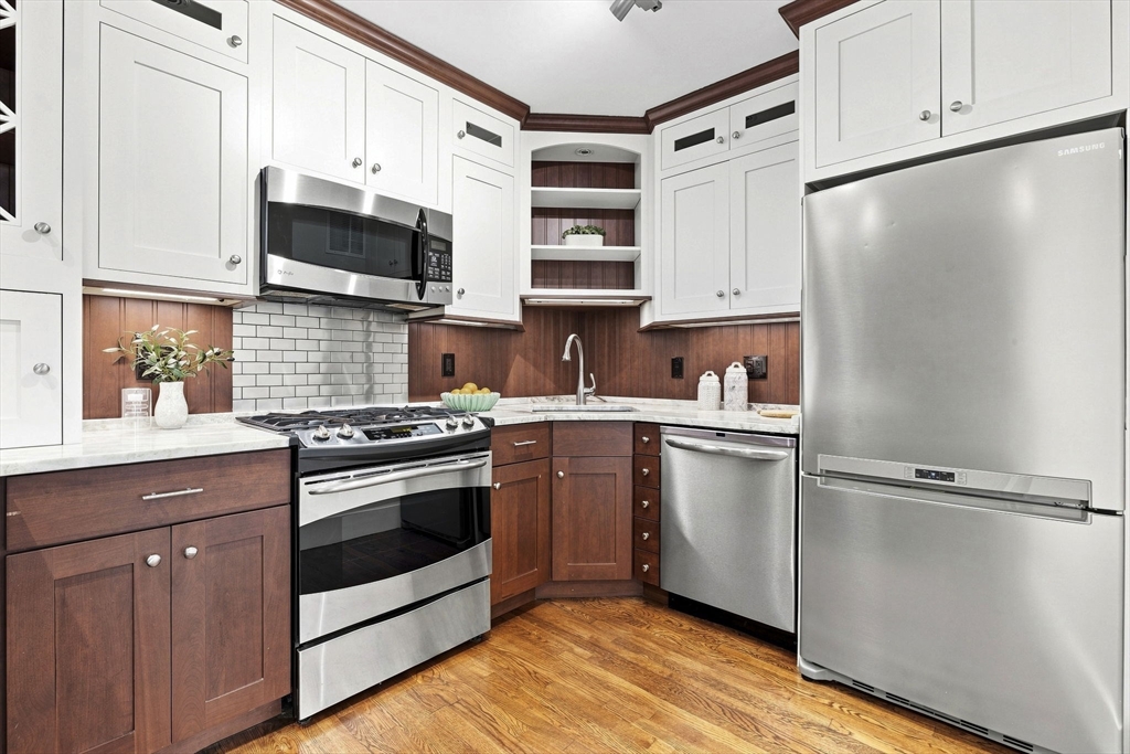 85 E India Row # 8A