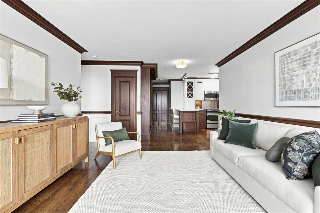 85 E India Row # 8A
