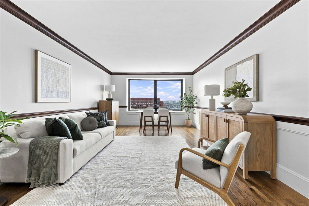 85 E India Row # 8A