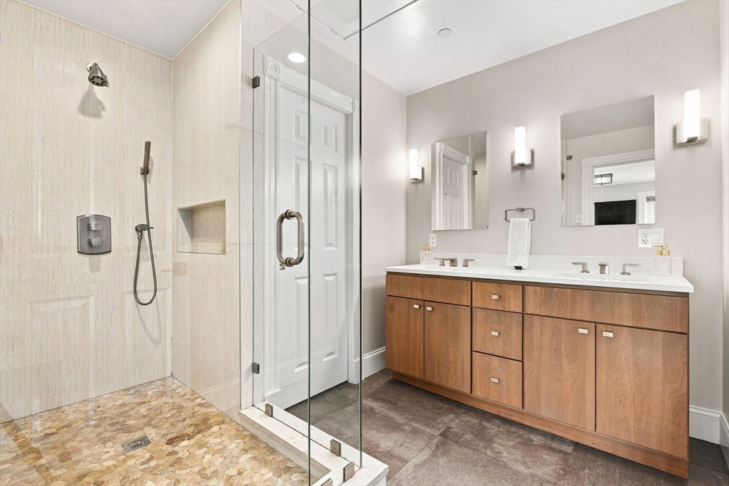 31 Bowdoin St # 4