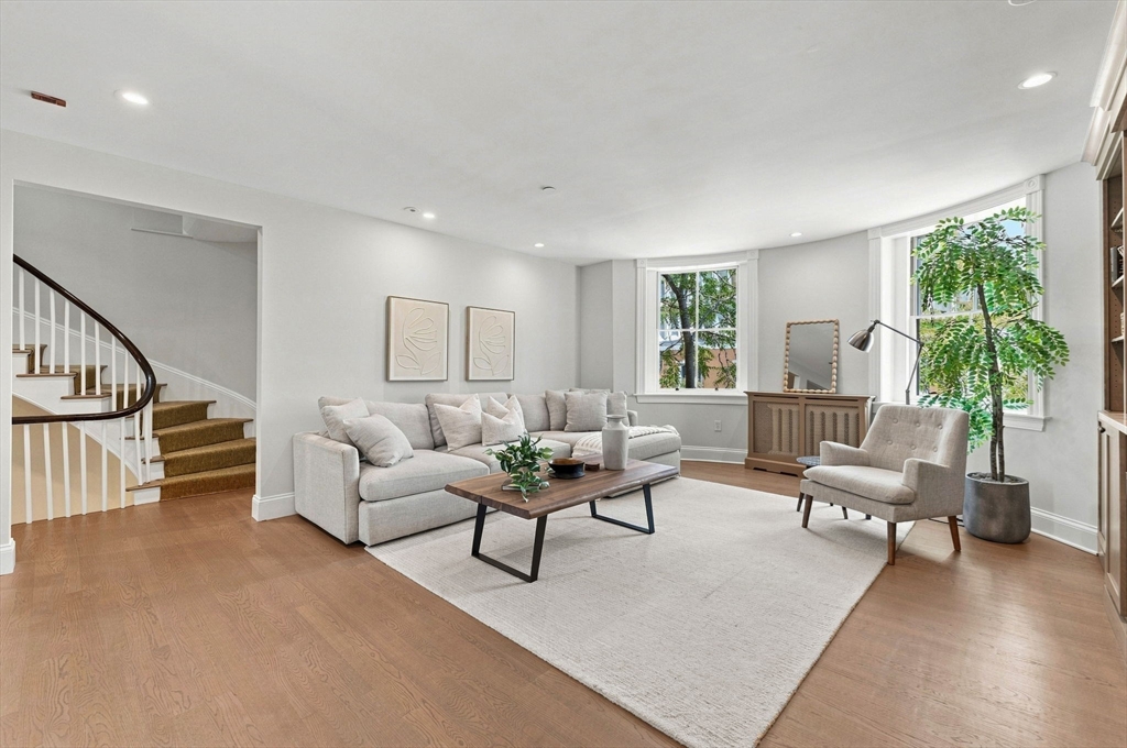 31 Bowdoin St # 4