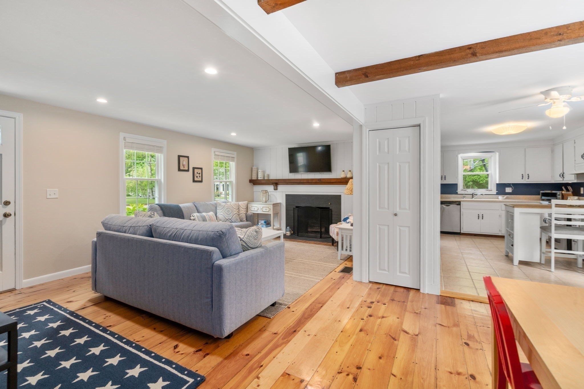 24 E Harbor Dr