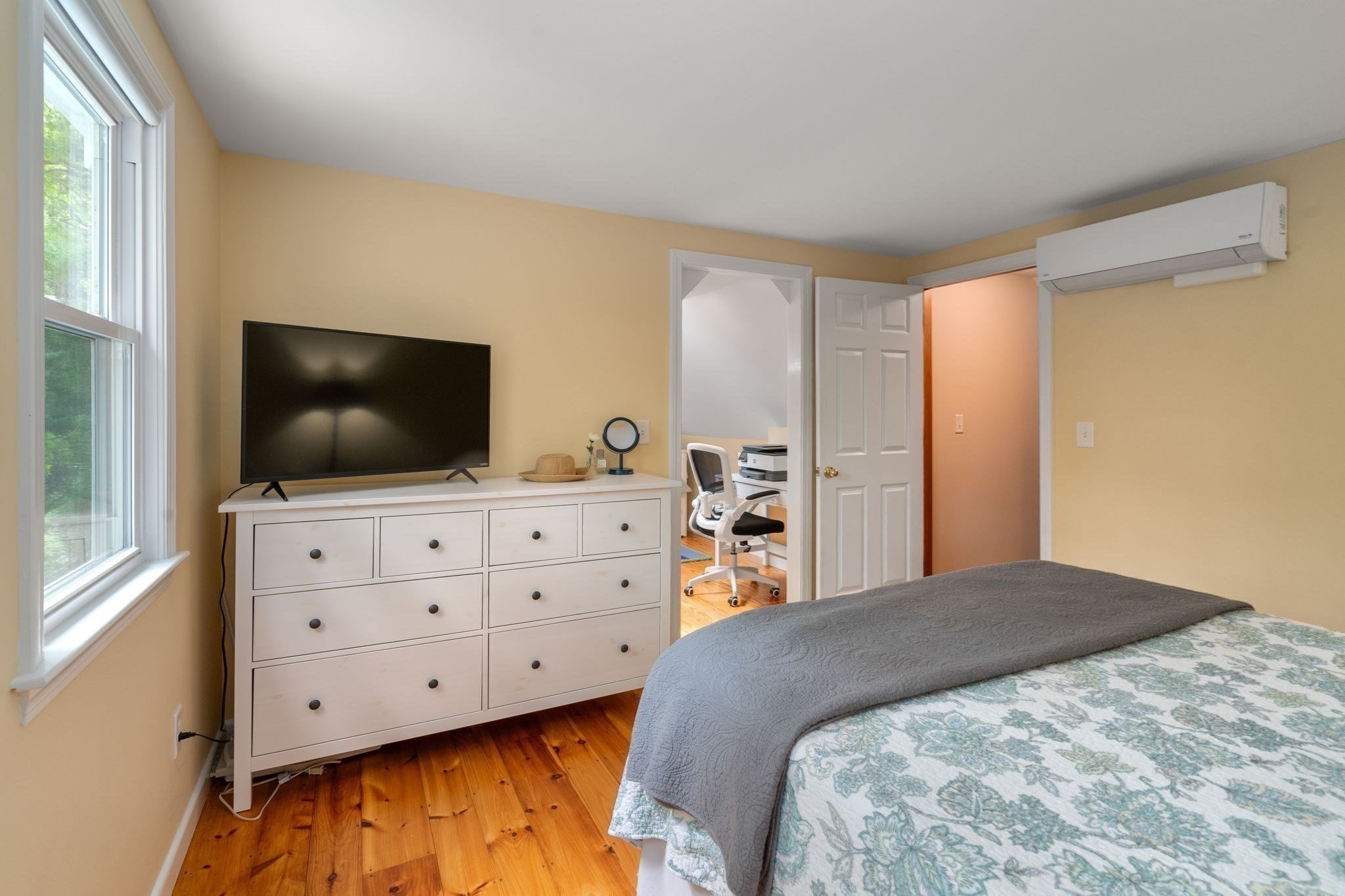 24 E Harbor Dr