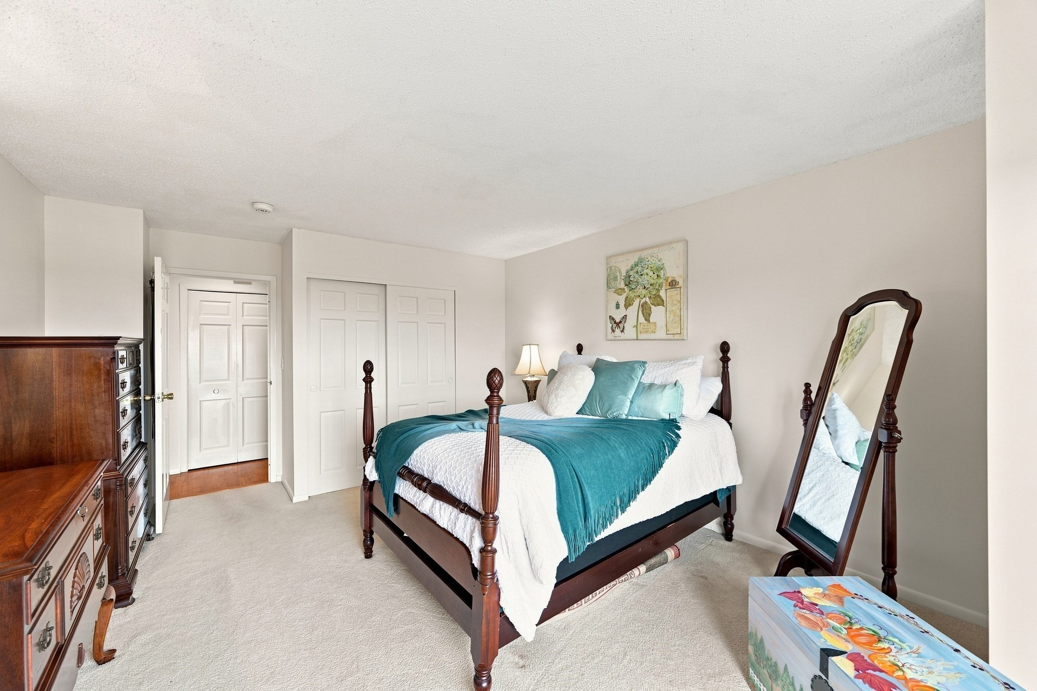 40 Village Rd # 1608