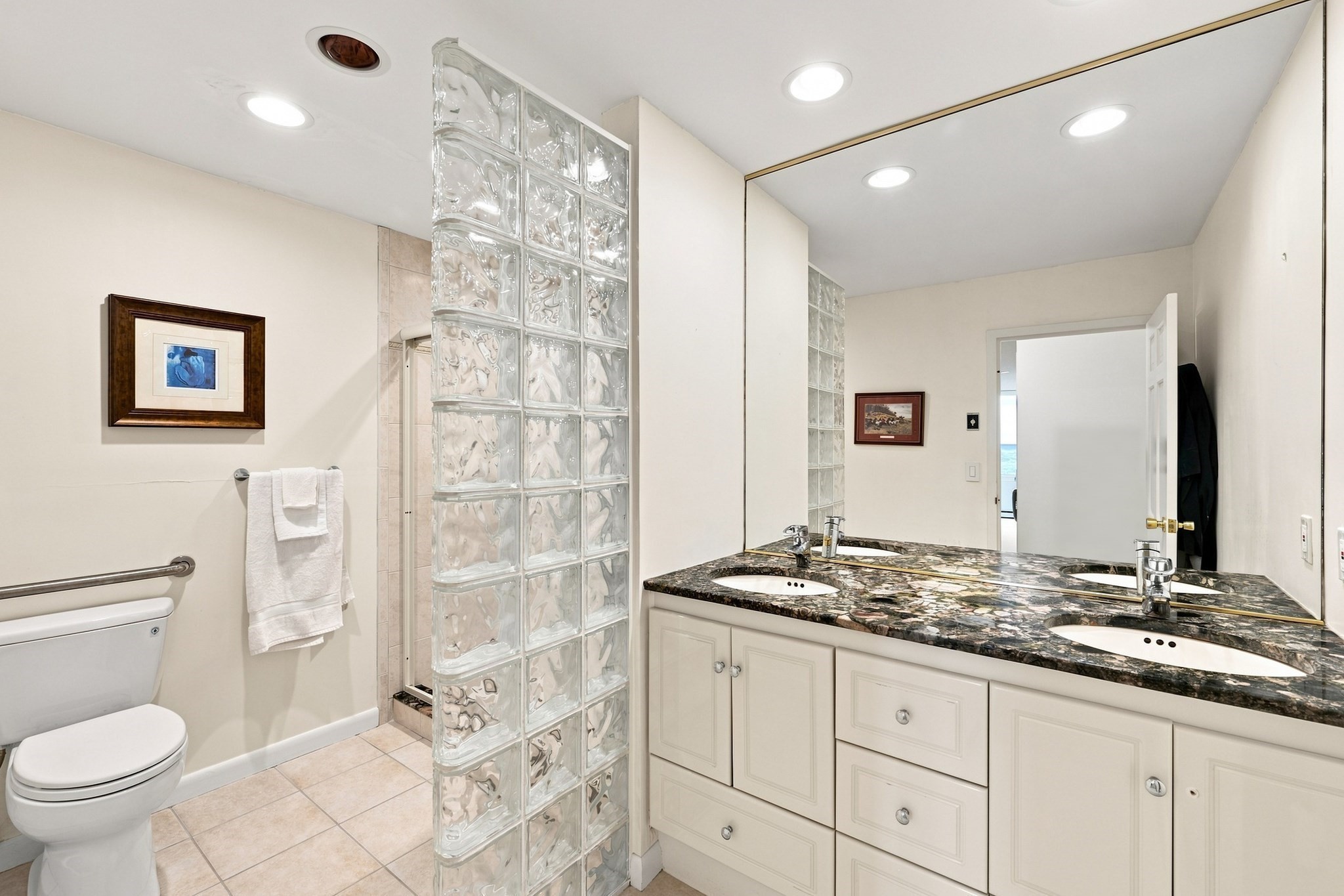 40 Village Rd # 1608